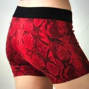 Lululemon What the Sport Short : Sz 6